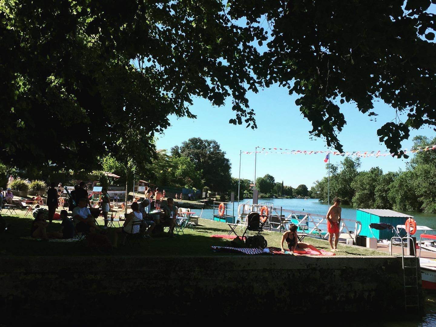 La guinguette au bord de la Charente
